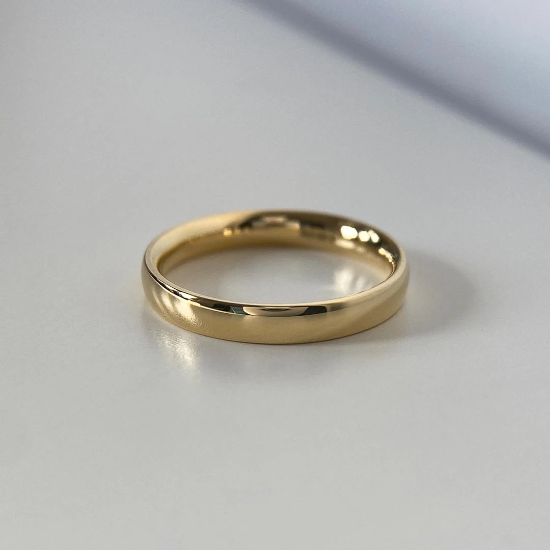 18K Yellow Gold 2.5mm Traditional Court Light Weight Wedding Ring
