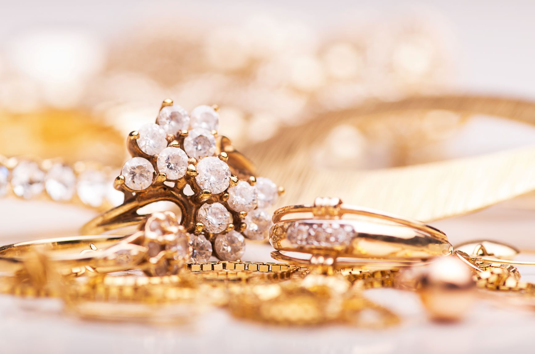 Should I buy 9 karat or 18 karat gold?