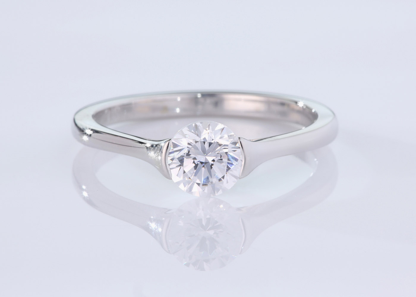Round Brilliant Lealia Diamond Ring in 18K Yellow Gold 360 image