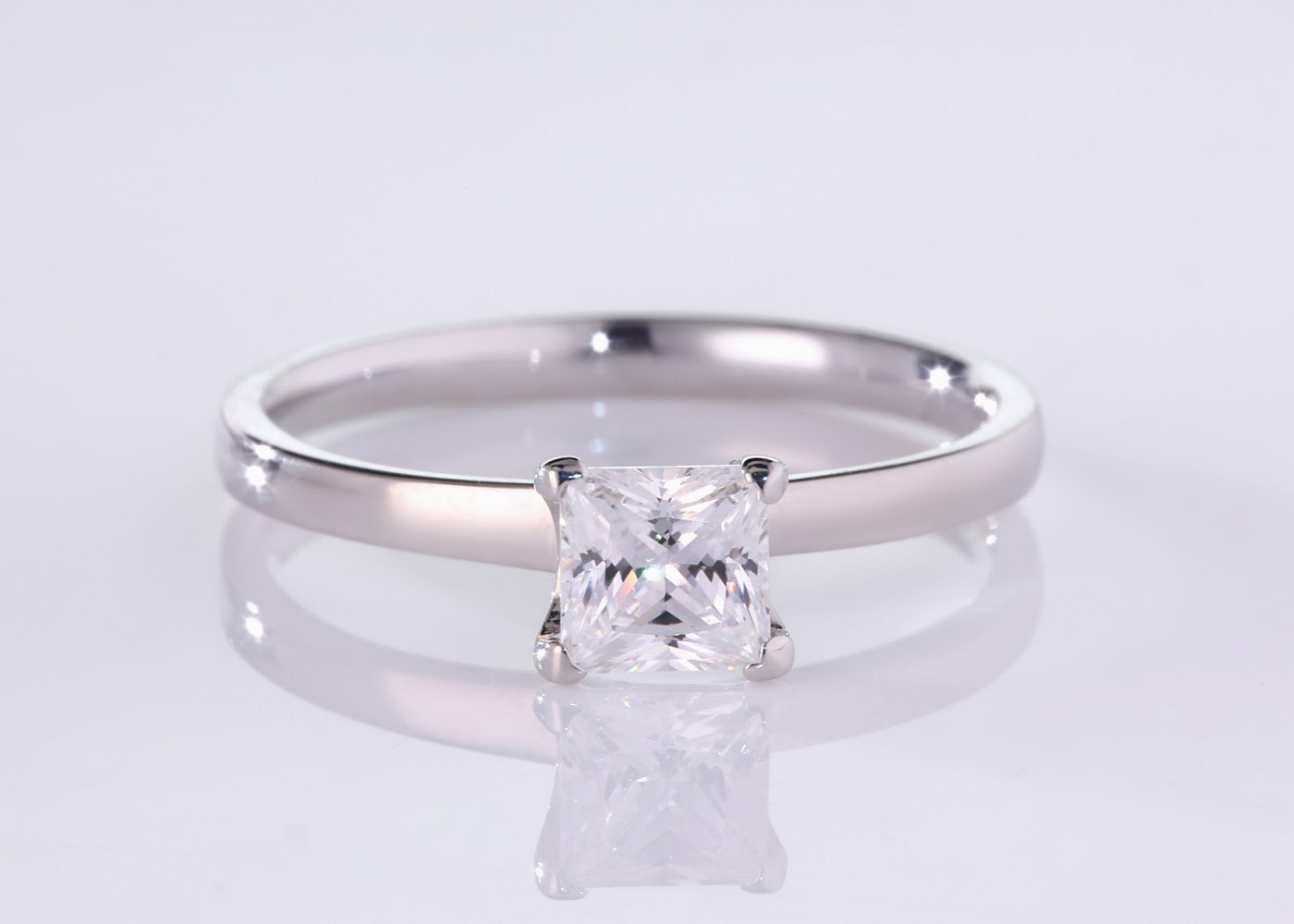Princess Lusso Diamond Ring in 18K Rose Gold 360 image