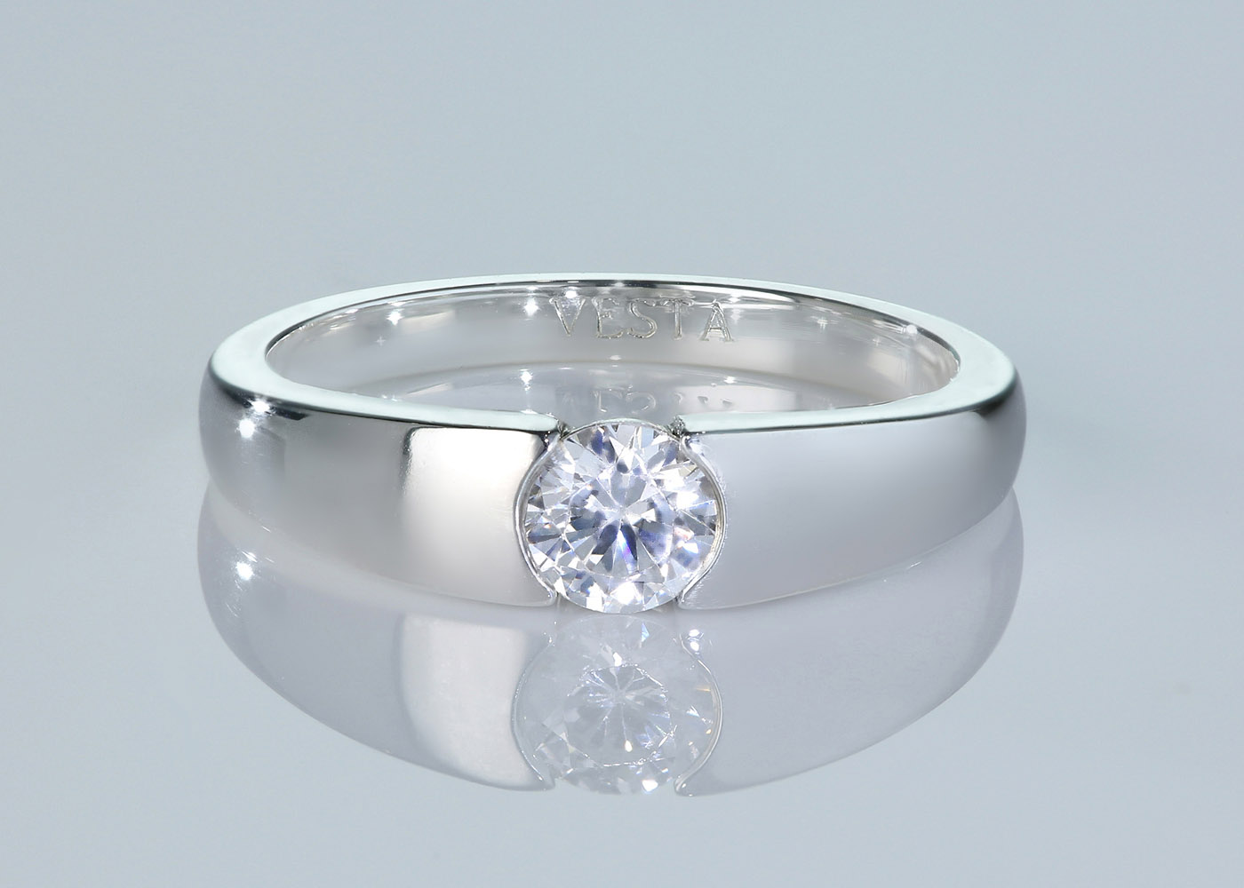 Round Brilliant Vesta Diamond Ring in Palladium 360 image