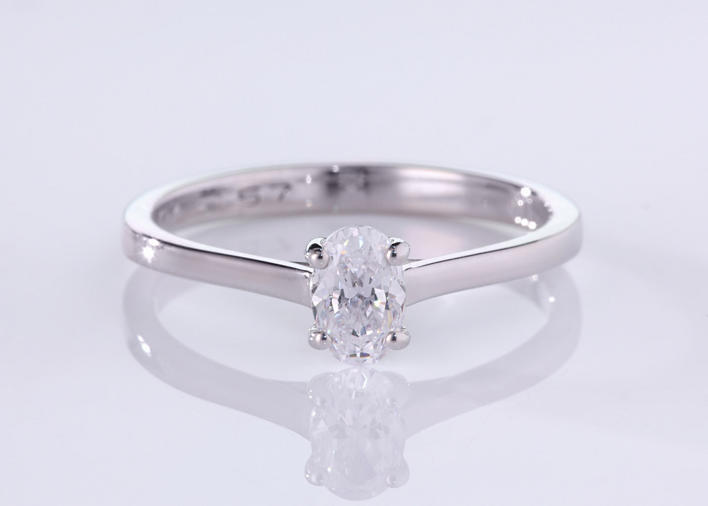 Oval Hita Diamond Ring in 18K Rose Gold 360 image